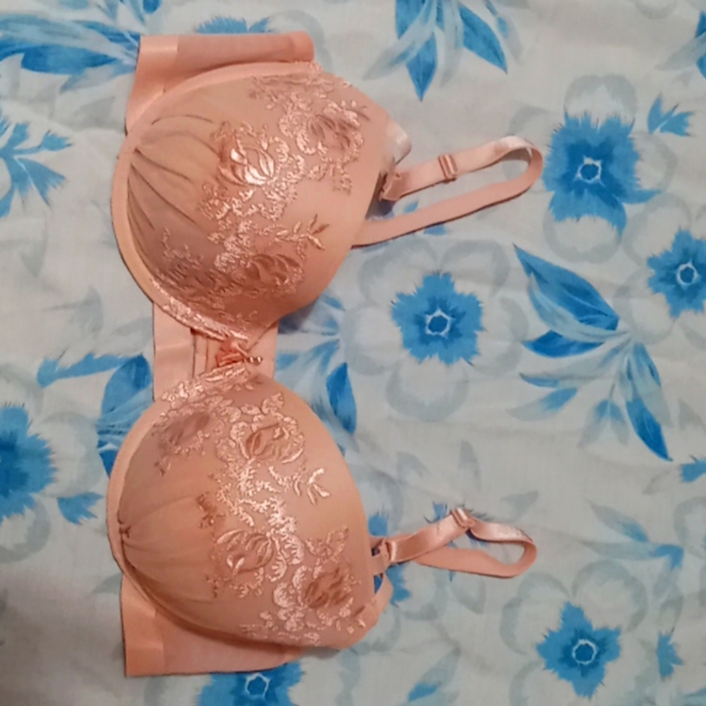 Sexy and simple Elegant bra